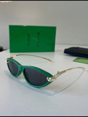 Bottega Veneta Green Cat Eye Gold Knot Black Lens Sunnies